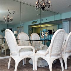 Dining Area with seating for 6
