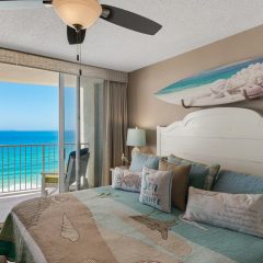 King Bed with Balcony access