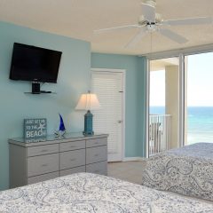 Guest room with Balcony Access