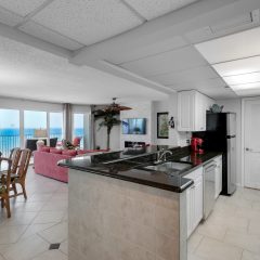 Elegant 2-bedroom condo on 9th floor of Tower 2.  Set of 2 seasonal beach chairs complimentary with rental