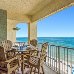 Dining Table seats 4