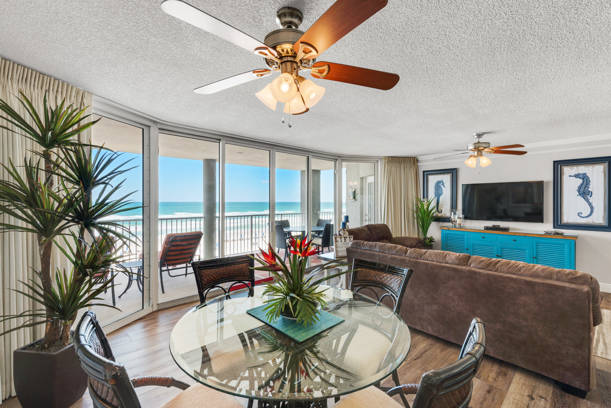 5 STAR WITH SEASONAL BEACH CHAIRS!!! Long Beach Resort