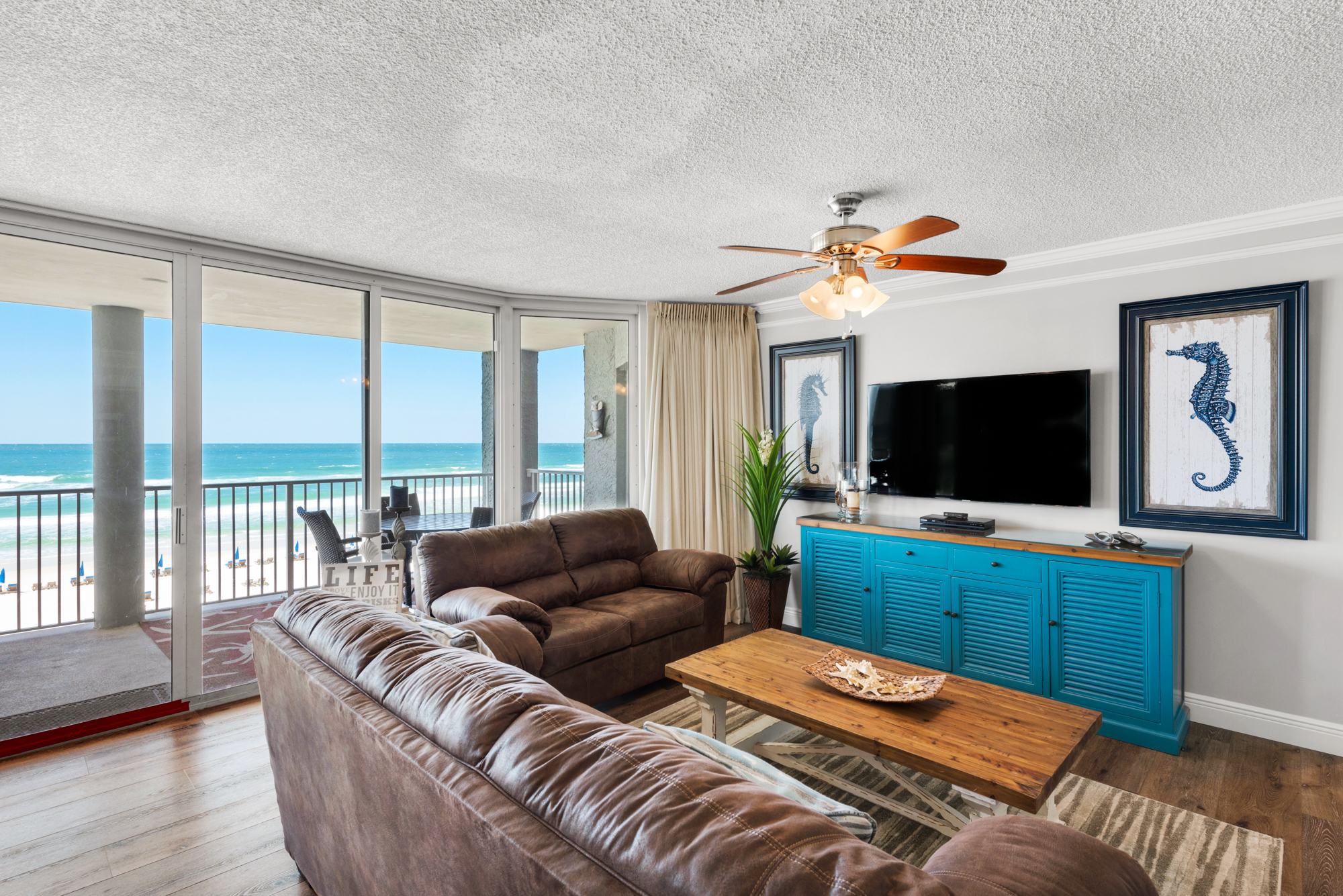 5 STAR WITH SEASONAL BEACH CHAIRS!!! Long Beach Resort