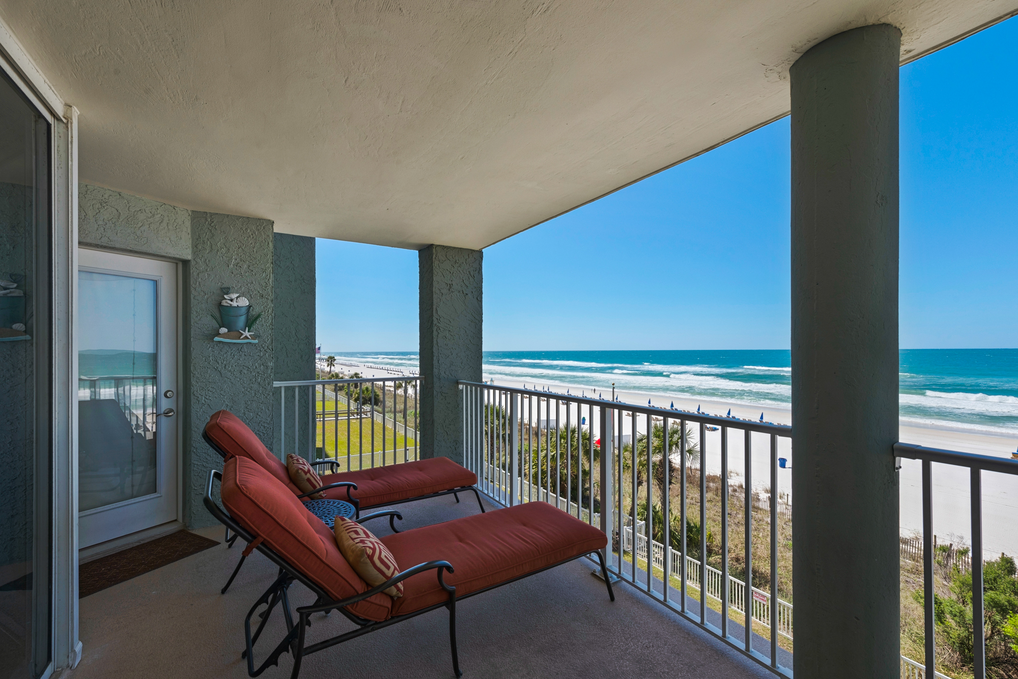 5 STAR WITH SEASONAL BEACH CHAIRS!!! Long Beach Resort