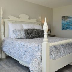 King sized bed in Master bedroom
